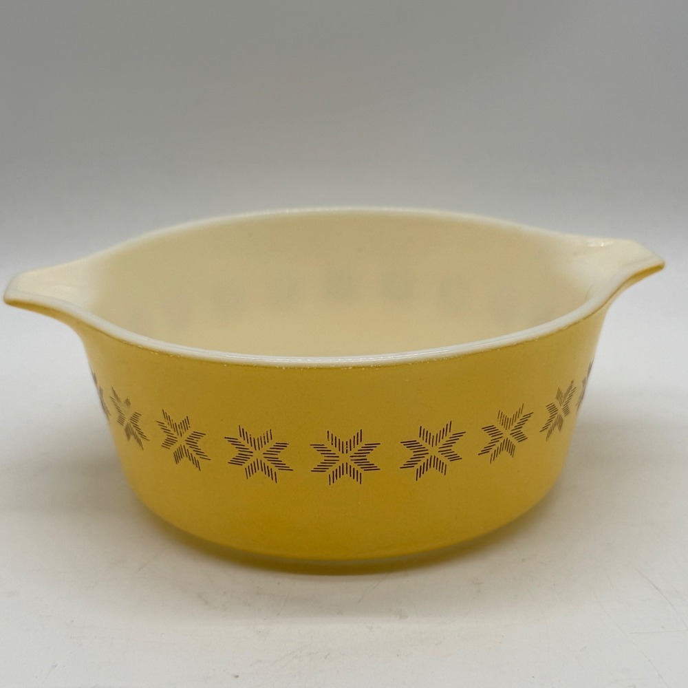 Vintage Pyrex Town Country Yellow Casserole Dish Base 472 Starburst Star 1.5 Pt